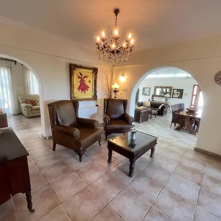 Charming Boutique In Catalkoey Villa
